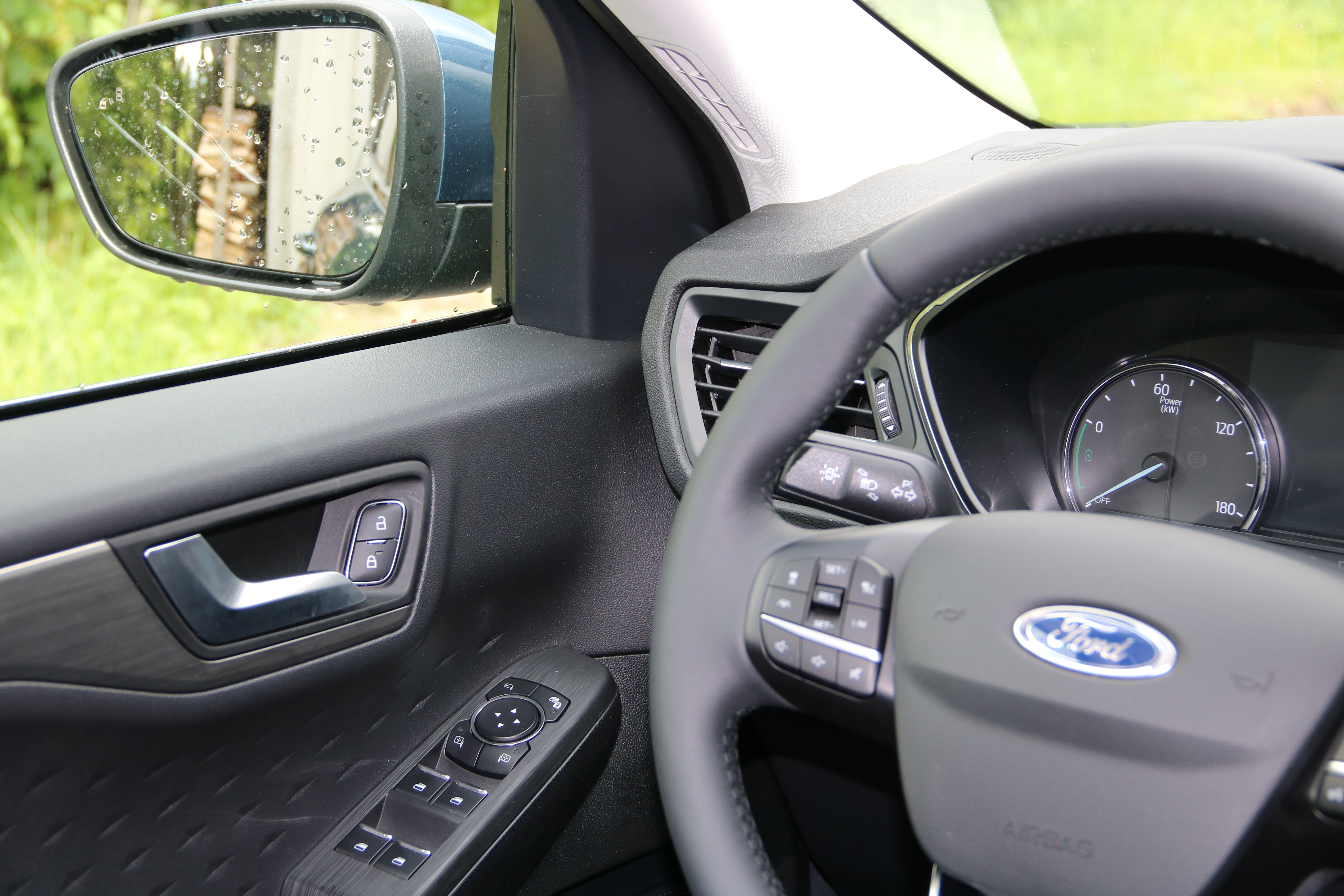 Ford Kuga Rückspiegel und deren Bedienelemente